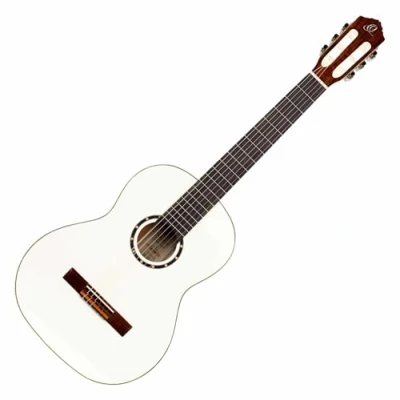 Abbildung von Ortega Guitars weiße Konzertgitarre 4/4 Größe Family Series inklusive Gigbag Mahagoni / Fichtendecke (R121WH)