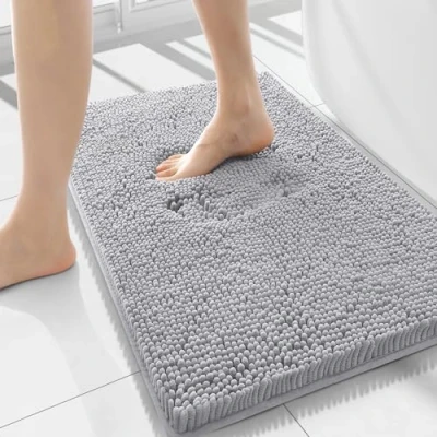 Abbildung von Homaxy rutschfeste Badematte Chenille Badezimmerteppich Mikrofaser Badteppich Saugfähige Hochflor Badvorleger 50 x 76 cm, Hellgrau