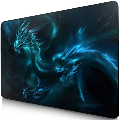 Abbildung von MAXLVL Gaming Mauspad 350 x 260 mm Fransenfreie Ränder rutschfest, spezielle Oberfläche verbessert Geschwindigkeit und Präzision