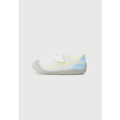 Abbildung von Puma Unisex Laufschuh Straße Feather gray/goldcoloured moon/haute tropic für Kinder, Größe: 23, gray/gold coloured Schuhe
