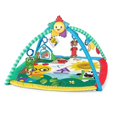 Abbildung von Baby Einstein Caterpillar und Friends Spieldecke mit Spielbogen, abnehmbaren Spielzeugen, Lichteffekten sowie Melodien, maschinenwaschbar