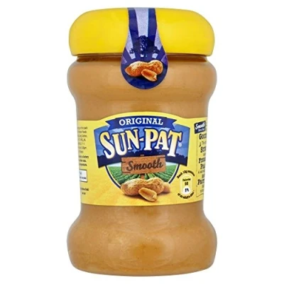 Abbildung von Sun Pat glatte Erdnussbutter (340g) Packung mit 2
