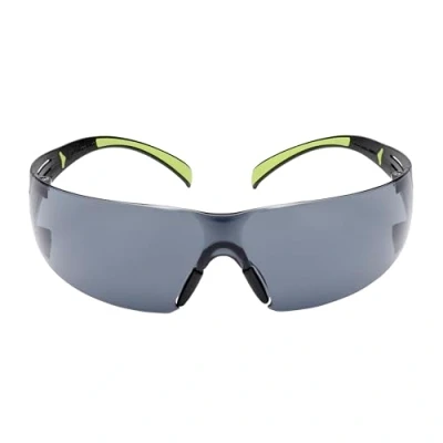 Abbildung von 3M Schutzbrille SF400 GC1, grau Komfortable Arbeitsschutzbrille mit Anti Scratch Beschichtung Beidseitige UV, Kratz &amp; Beschlag