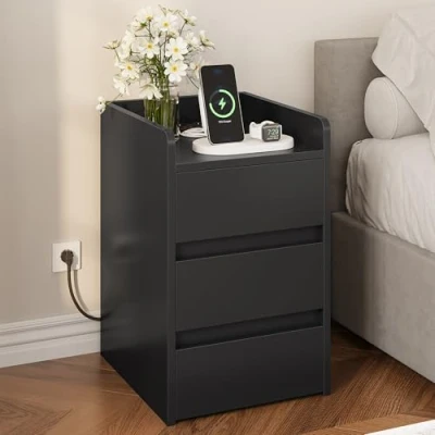 Abbildung von YITAHOME Nachttisch mit 3 Schubladen und Netzteil, Nachtkommode Ladestation, 2 USB Anschlüssen Steckdosen, wasserfester Beistelltisch für Wohnzimmer Schlafzimmer, 35 x 40 60 cm (Weiß)