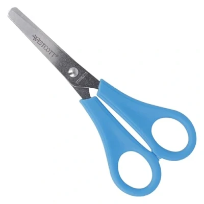Abbildung von Westcott Kinderschere Blau Rechtshänder Schere mit integrierter 5 cm Skala Bastelschere 13 (5&quot;) ideal für Kinderhände Sicherheit durch abgerundete Spitze E 21592 00
