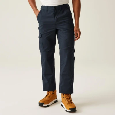 Abbildung von Regatta Herren Professional Pro Cargo Strapazierfähige Wasserabweisende Mit Mehreren Taschen Hose, Navy, 52 EU