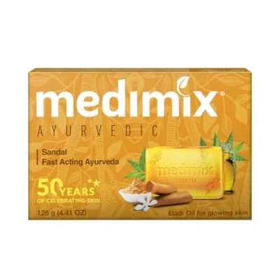 Abbildung von Medimix 3 x AyurvedaKräuterSeife Mit Sandal &amp; Eladi Ölen 125g (Pack of 3) Wirkung für Hautunreinheiten