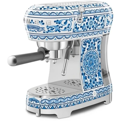 Abbildung von SMEG Siebträgermaschine ECF02DGBEU