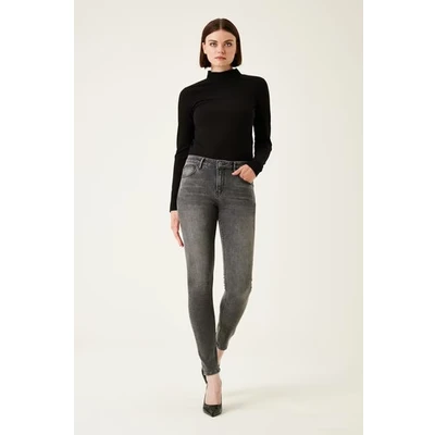 Abbildung von Garcia Celia Superslim Jeans Slim Fit, Damen, Größe: 26x30, Medium used