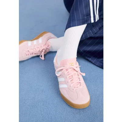 Abbildung von adidas Originals Gazelle Indoor Sneaker low, Damen, Größe: 36, Sandy pink/footwear white Leder