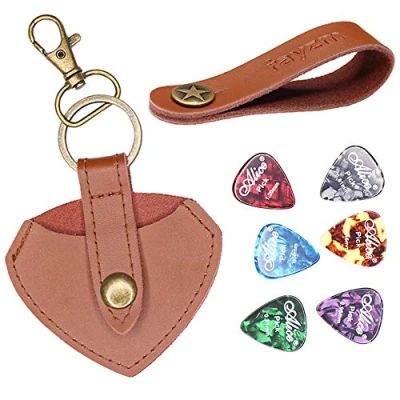 Abbildung von Rayzm Keychain Plektrenhalter mit 6 teiligem Plektrum, Ledergitarren Plektrum Tasche, Gitarrenspindelstock Gurtknopf für akustische/elektrische/Bassgitarren