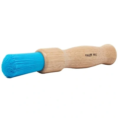 Abbildung von detailmate ValetPRO Chemical Resistant Brush mit Holzgriff Chemie resistente Felgen Pinsel + Nitril Schutzhandschuh
