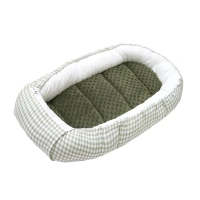 Abbildung von Medi Partners Babynest Kuschelnest Babynestchen 100% Baumwolle Nestchen Reisebett für Babys Säuglinge 100x60x15cm herausnehmbarer Einsatz (Kariert mit olivfarbenem Minky)