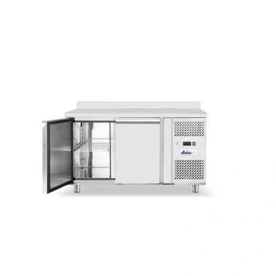 Abbildung von HENDI Kühltisch 280 Liter mit 2 Türen GN 1/1 inkl. Böden 136 x 70 85 cm Aufkantung Digitalanzeige, Gastro Edelstahl Kühlung