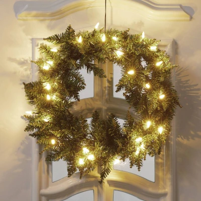 Abbildung von Best Season Dekokranz Star LED Tannenkranz&quot;Calgary&quot;, beleuchtet, 30 warmweiß Pisello outdoor, Trafo Karton, Durchmesser 50 cm 612 60
