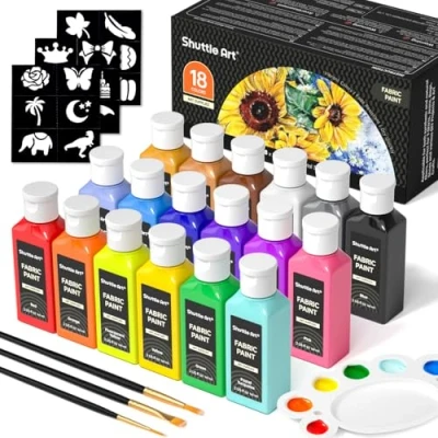Abbildung von Shuttle Art Textilfarbe waschmaschinenfest, 18 waschfeste Stoffmalfarben (je 60ml) in Flaschen mit Pinseln, Vorlagen, wasserfeste Stofffarben für Kinder auf T Shirt, Schuhe, Jeans, Tasche, Kleidung