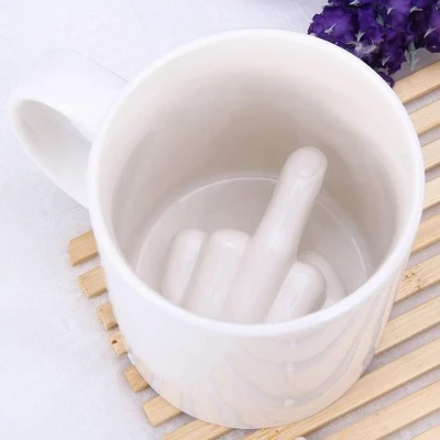 Abbildung von Mad Monkey Tasse Scherztasse mit Mittelfinger, Pranktasse,