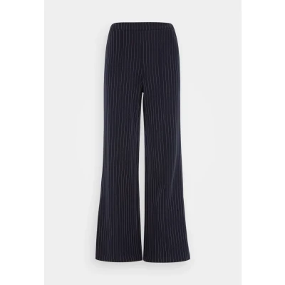 Abbildung von PIECES Female Hose mit weitem Bein PCBOSSY