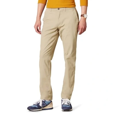 Abbildung von Amazon Essentials Herren Legere Stretch Chinohose mit Enger Passform, Khakibraun, 33W / 28L