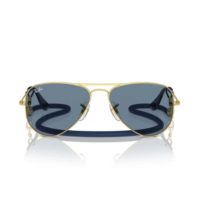 Abbildung von Ray Ban Junior Aviator Sonnenbrille RJ9506S 223/1U mit Trageband 52/14/125