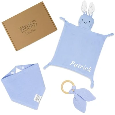 Abbildung von BABYKAJO Baby Geschenk personalisiert 3 Teilig Schnuffeltuch mit Namen+ Beißring + Halstuch Süßes Geschenke zur Geburt für Jungen und Mädchen!