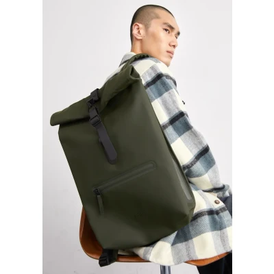 Abbildung von Rains Rolltop Rucksack Unisex Tagesrucksack, Größe: One Size, Green