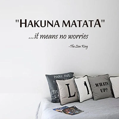 Abbildung von ufengke Wandtattoos Hakuna Matata Sprüche &amp; Zitate Wandaufkleber Wandstickers Inspirierende Worte Buchstaben Dekorative Wandbild für Wohnzimmer Schlafzimmer
