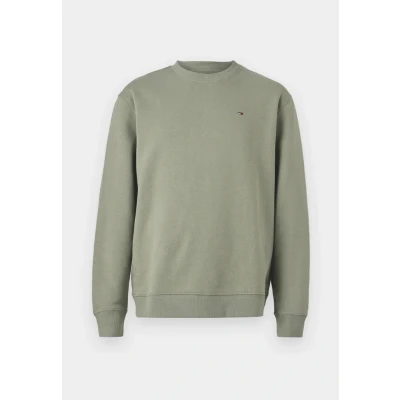 Abbildung von Tommy Jeans Men&#039;s TJM REG S Flag Crew DM0DM20741, Green, 4XL, Grün (Utility Sage), 4XL Plus