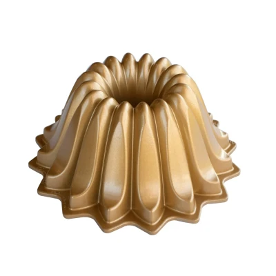 Abbildung von Nordic Ware Gugelhupf Backform Lotus Bundt Gold ø 21 / 1.2 Liter
