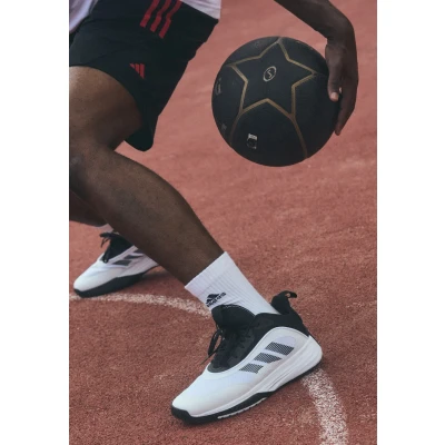 Abbildung von adidas Performance Ownthegame 3.0 Basketballschuh, Herren, Größe: 47 1/3, Footwear white/core black Textil/synthetik