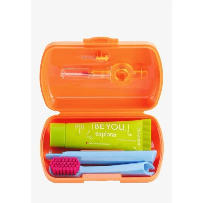 Abbildung von Curaprox Travel SET Körperpflegeset, Größe: One Size, Orange