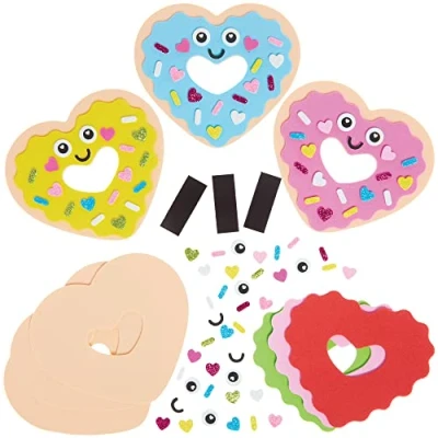 Abbildung von Baker Ross FX122 Liebesherz Donut Magnet Kits 8er Pack, Schaumstoff Bastelset zum Valentinstag für Kinder