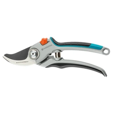 Abbildung von Gardena Gartenschere Alu B/L: Pflanzenschonende Baumschere mit Bypass Schneide für Äste und Zweige bis 25 mm Durchmesser, robuste Alugriffe, auswechselbare Klinge, nachstellbares Gewerbe (8906 20)