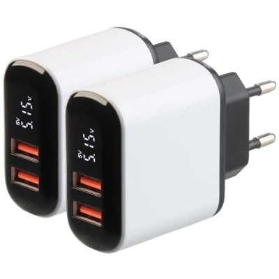 Abbildung von revolt Netzteil Steckdosen: 2er Set 2 Port USB Netzteile mit 2X A, QC und Display, 18W, weiß (USB Strom Adapter Steckernetzteil, Netzstecker Adapter, Ladestation)