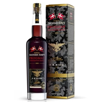 Abbildung von A.H. Riise Royal Danish Navy Frogman Conventus Ranae Premium Spirituose auf Rumbasis Kräftiger Geschmack Subtile, liebliche Noten 700 ml 60% Vol.