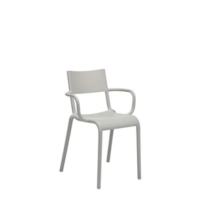 Abbildung von Kartell Generic A Armlehnstuhl, 2er set, Plastik, Grau, 79 x 52.5 52 cm