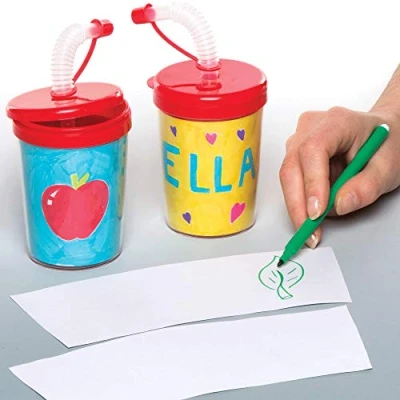 Abbildung von Baker Ross Becher zum Ausmalen mit biegsamen Strohhalmen für Kinder Dekorieren perfekt als kleine Partyüberraschung (3 Stück)