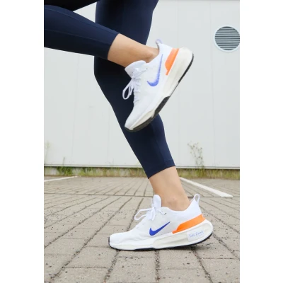Abbildung von Nike Performance Zoomx Invincible Laufschuh Neutral multicoloured, Damen, Größe: 38.5, Multi coloured Schuhe