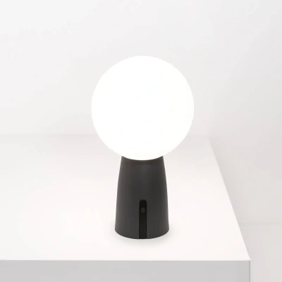 Abbildung von Zafferano, Olimpia Pro Lampe, Wiederaufladbare und Kabellose Tischlampe mit Touch Control, Geeignet für den Innen Außenbereich, Dimmer, 3000 K, Höhe 26 cm, Farbe Dunkelgrau