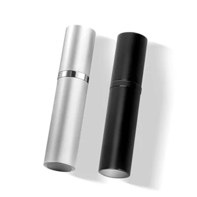Abbildung von VVGAOGES Parfümzerstäuber Nachfüllbar,Parfum Zerstäuber für Unterwegs,Reiseflaschen zum Befüllen,Sprühflasche Klein Parfum,Parfümflaschen Leer Reise 5ml (Schwarz&amp;Silber)