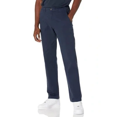 Abbildung von Amazon Essentials Herren Legere Stretch Chinohose mit klassischer Passform, Marineblau, 42W / 28L