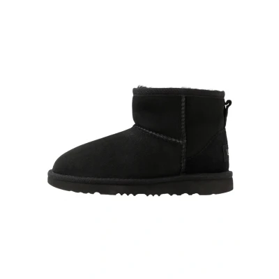 Abbildung von UGG Classic MINI II Stiefelette für Kinder, Größe: 36, Black Schuhe