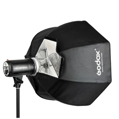 Abbildung von Godox Paraplu Softbox Bowens 80cm met Grid
