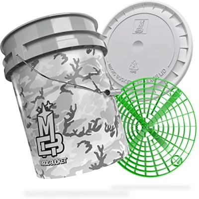 Abbildung von MAGIC BUCKET Auto Handwäsche Bundle Wascheimer Mit passendem Eimer Deckel 5 US GALLONEN ca. 20 Liter Grit Guard Eimereinsatz Schmutzsieb Waschset Camouflage Grau/Grün