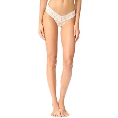 Abbildung von hanky panky Low Rise Thong Tanga, Unterwäschen Damen Baumwolle Tiefer Schnitt, Lingerie Slip aus Stretch Spitze Signature Lace, Color Navy Blue One Size