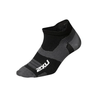 Abbildung von 2XU Vectr Ultralight No Show Socks
