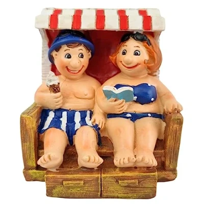 Abbildung von Dio Figur Strandkorbpärchen aus Polyresin, Dekofigur.