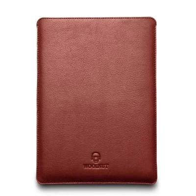 Abbildung von Woolnut Leder Sleeve Case Hülle Tasche für MacBook 12 Zoll Cognac Braun