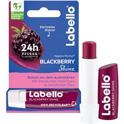 Abbildung von Labello Blackberry Shine Lippenpflegestift, Lippenpflege mit zartrotem Glanz für 24h Feuchtigkeit, pflegender Lippenbalsam Sheabutter und Brombeeraroma (4,8 g)