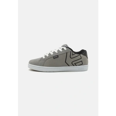 Abbildung von Etnies KIDS Fader Unisex Skateschuh für Kinder, Größe: 37, Light grey/black Schuhe